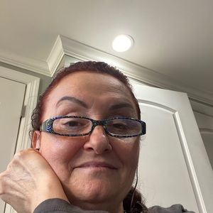 Meet your Posher, Emy